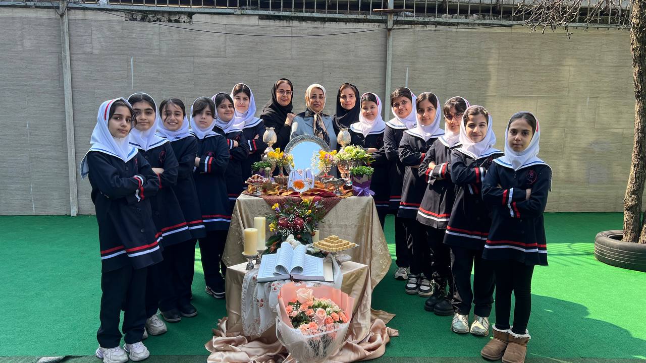عکس های دسته جمعی دختران بهاردانش دوره دوم